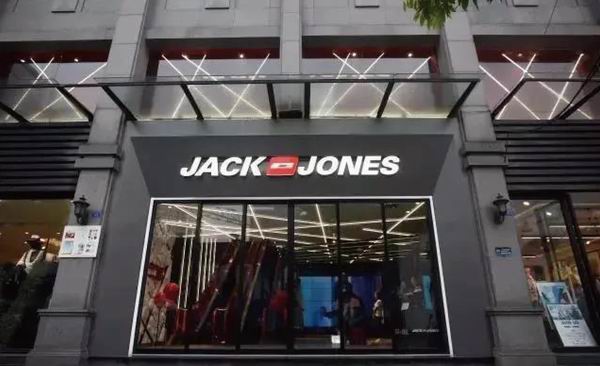 JACK & JONES